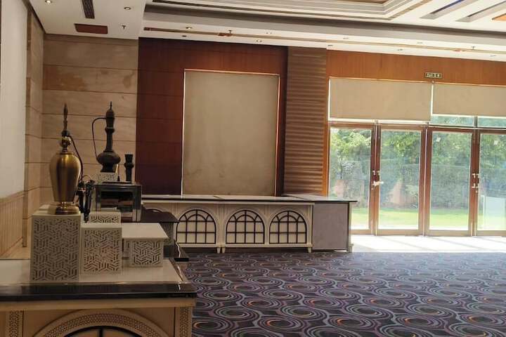 Ballroom/Hall 42 of 54