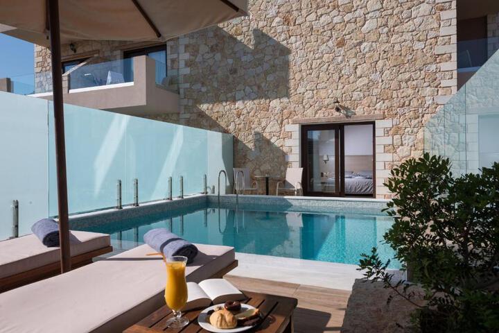 Pool 12 of 23