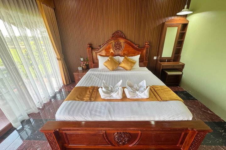 Room 2 of 40