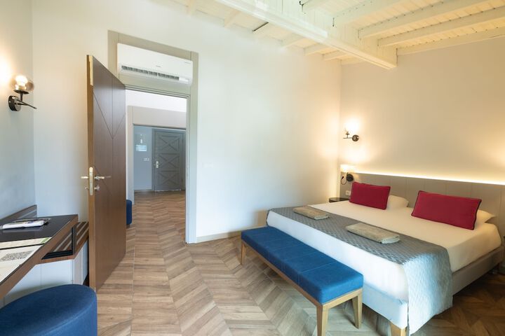 Room 5 of 49