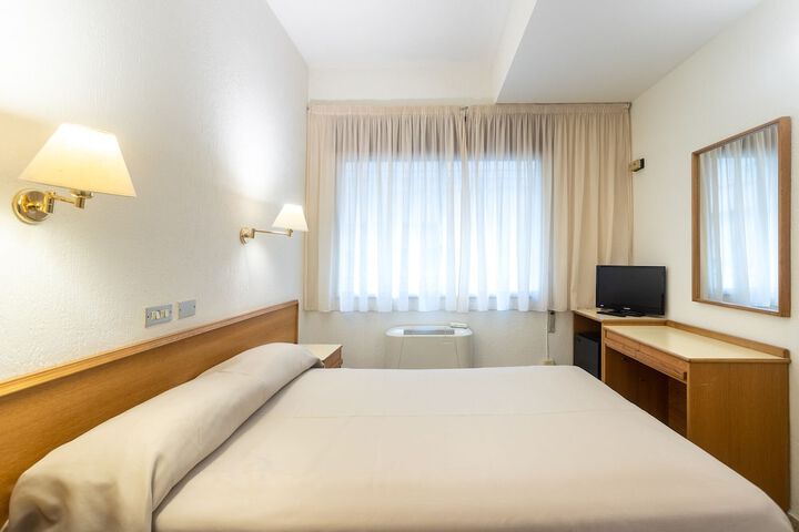 Room 15 of 23