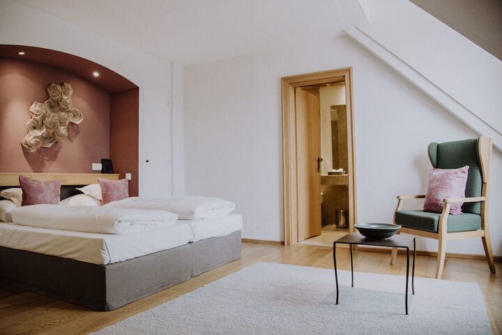 Room 40 of 103