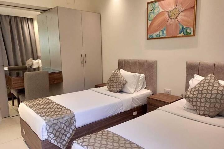 Room 12 of 40