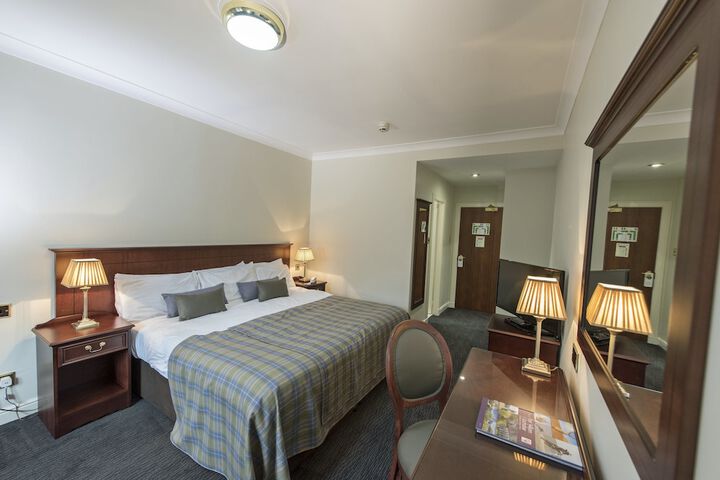 Room 44 of 118