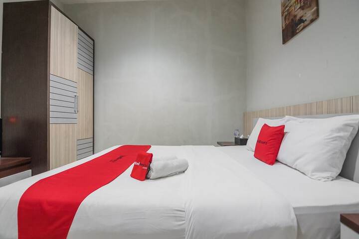 Room 9 of 17