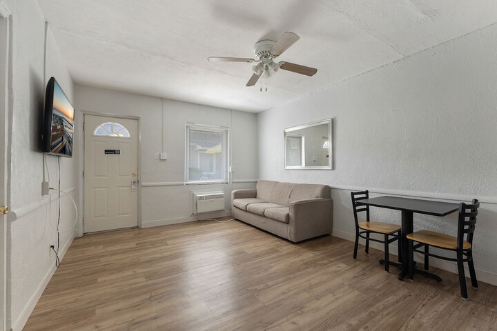 Room 20 of 39