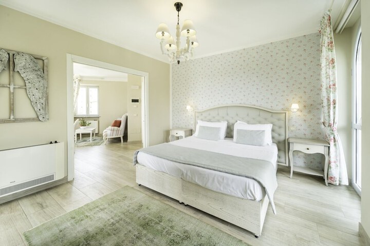 Room 30 of 161