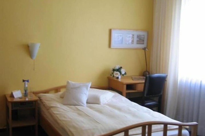 Room 14 of 48