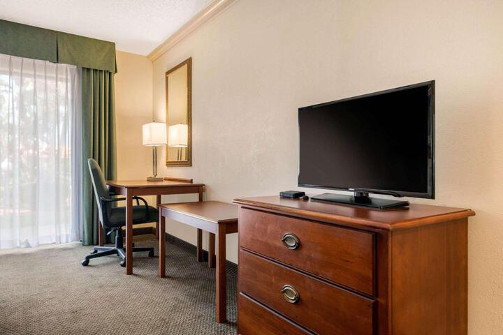 2 Double Beds Accessible (4 of 15)