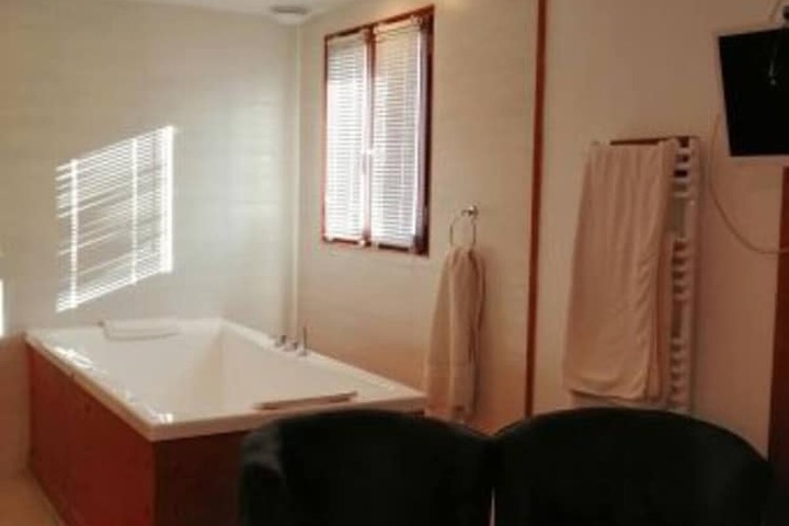 Room 27 of 45