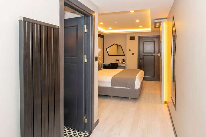 Room 7 of 41