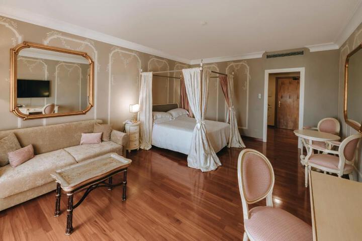 Suite Room