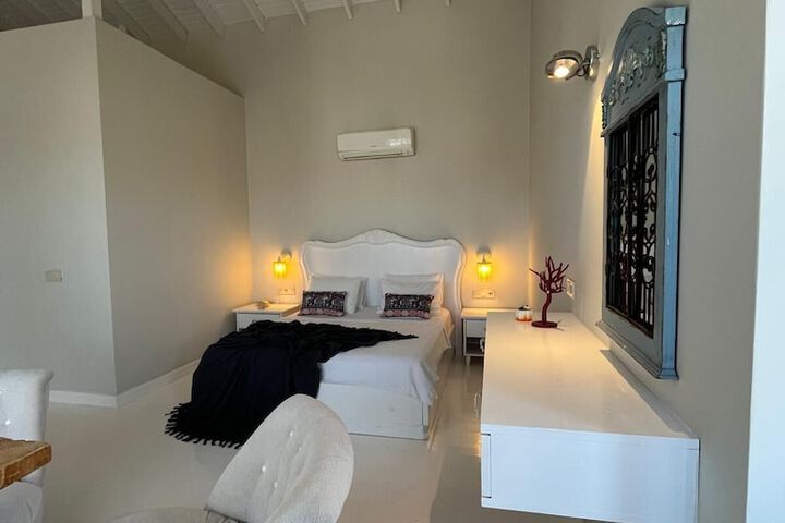 Room 12 of 72