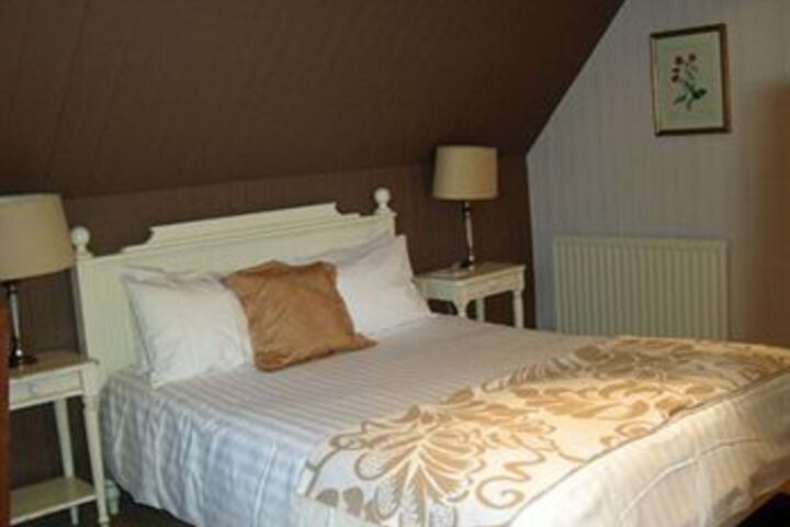 Room 12 of 25