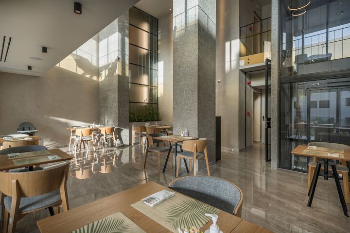 Dining 119 of 147