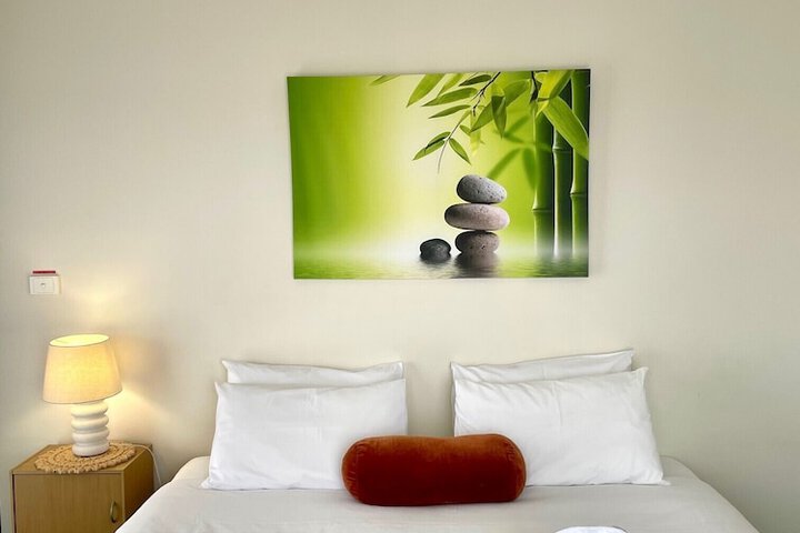 Room 34 of 62