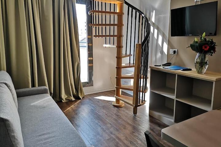 Room 32 of 54