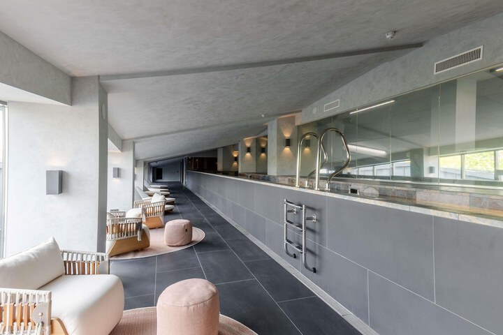 Hotel Interior 102 of 253