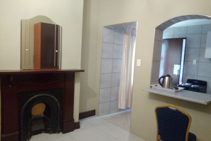 Room 12 of 33