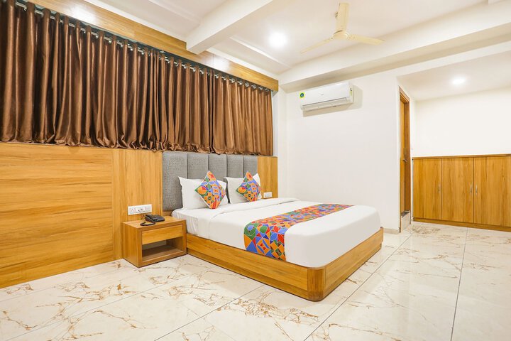 Room 15 of 34