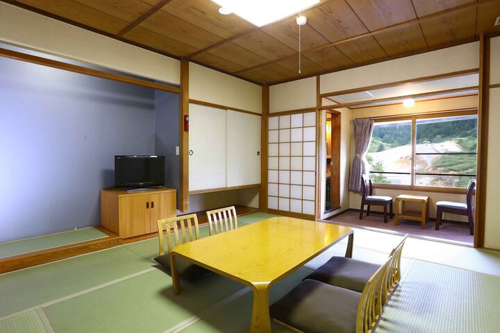 Room 6 of 30