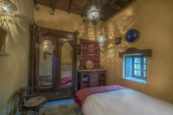 Room 6 of 20
