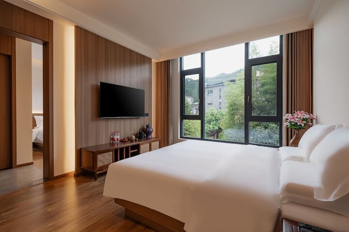 Room 37 of 80