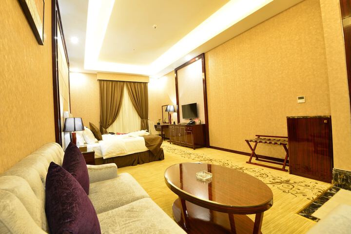 Room 9 of 44
