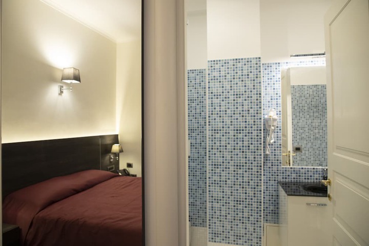 Room 14 of 43