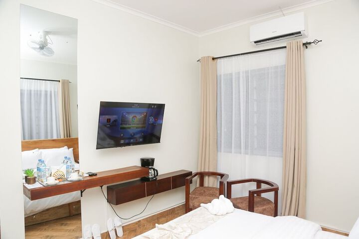 Room 7 of 37