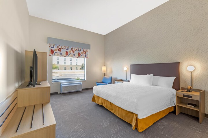 Room 10 of 40
