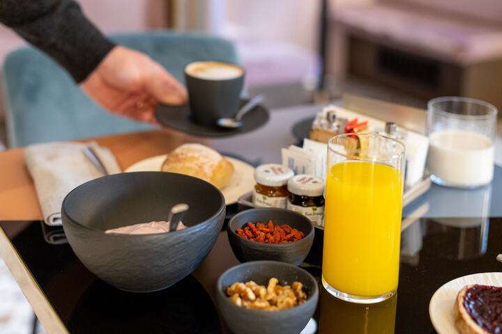 Dining 32 of 38
