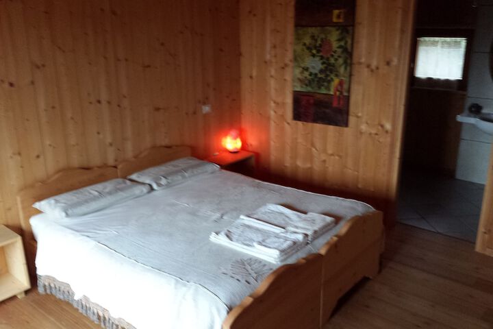 Room 12 of 144