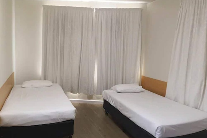 Room 8 of 38