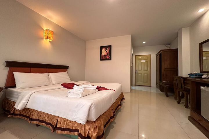 Room 13 of 60