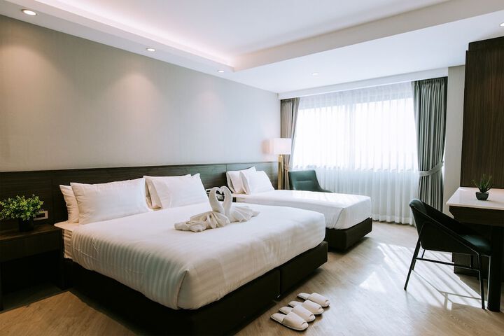 Room 18 of 100