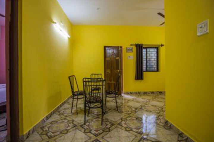 Room 4 of 10
