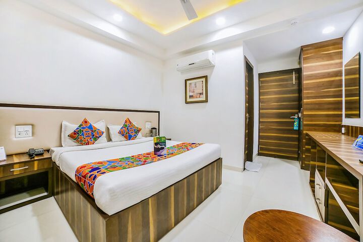 Room 12 of 34