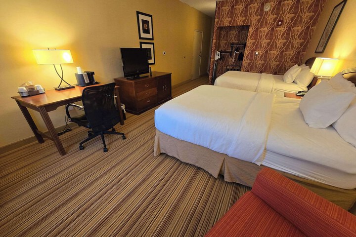 Room 53 of 135