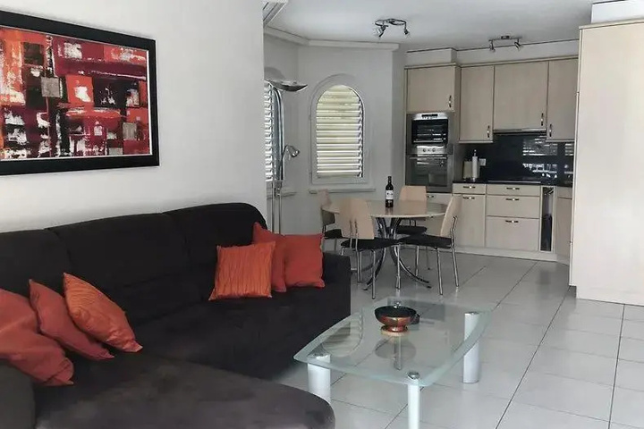 Room 2 of 11
