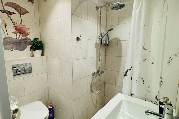 Room 45 of 65