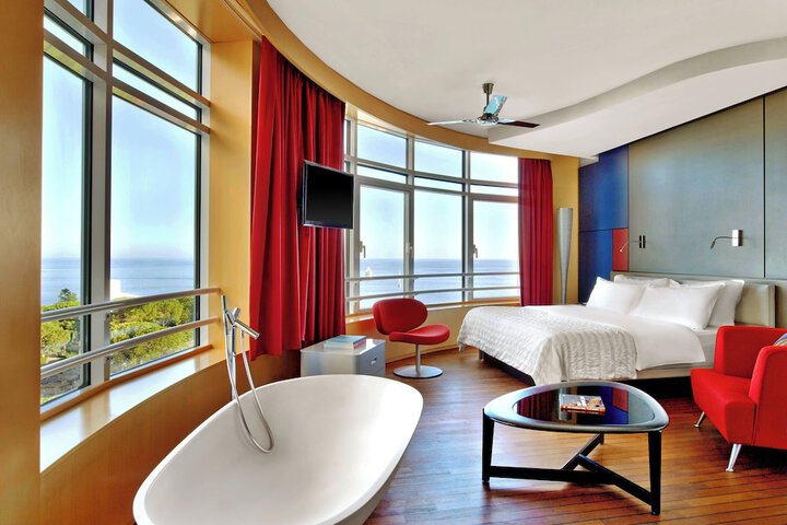 Room 37 of 212