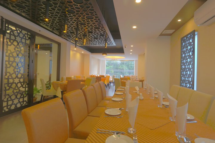 Dining 23 of 26