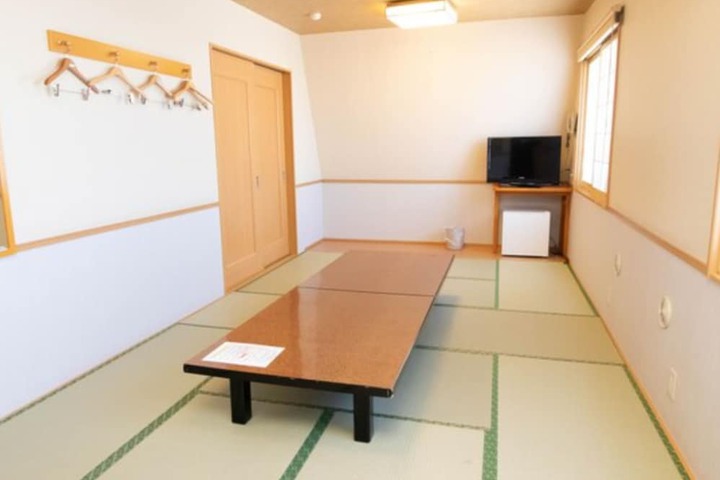 Room 10 of 40