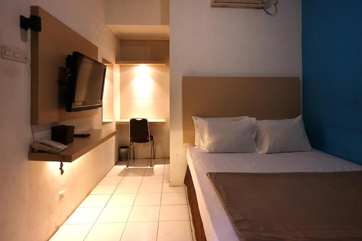 Room 7 of 19