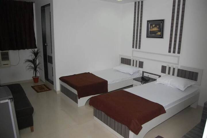 Room 8 of 42