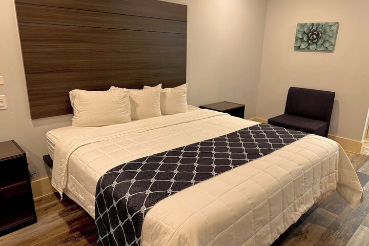 Room 7 of 15