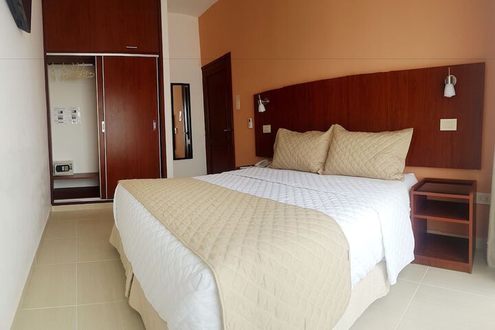 Room 16 of 122