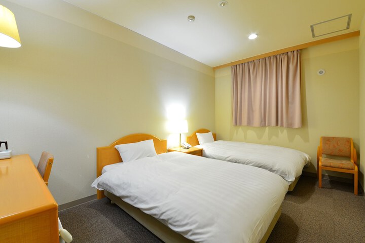 Room 3 of 26