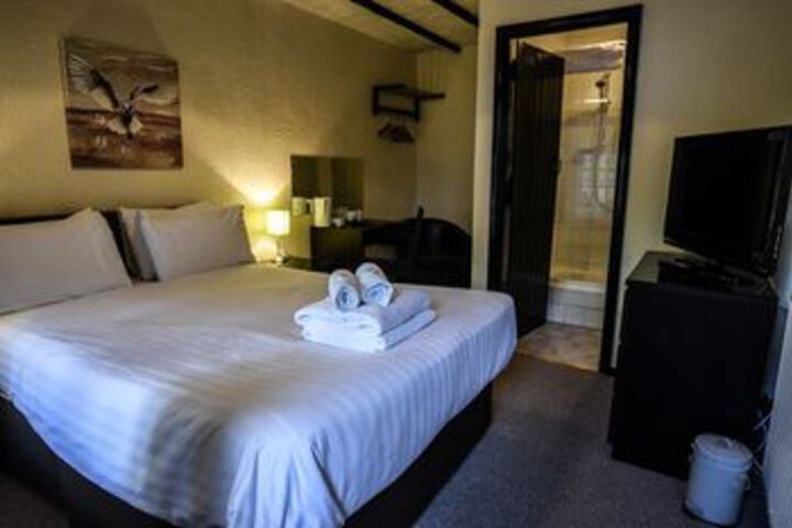 Room 16 of 40